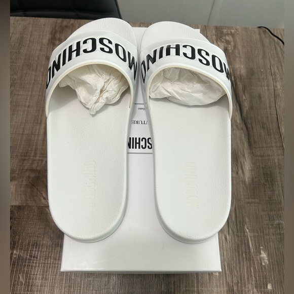 Moschino slides - Picture 4 of 9